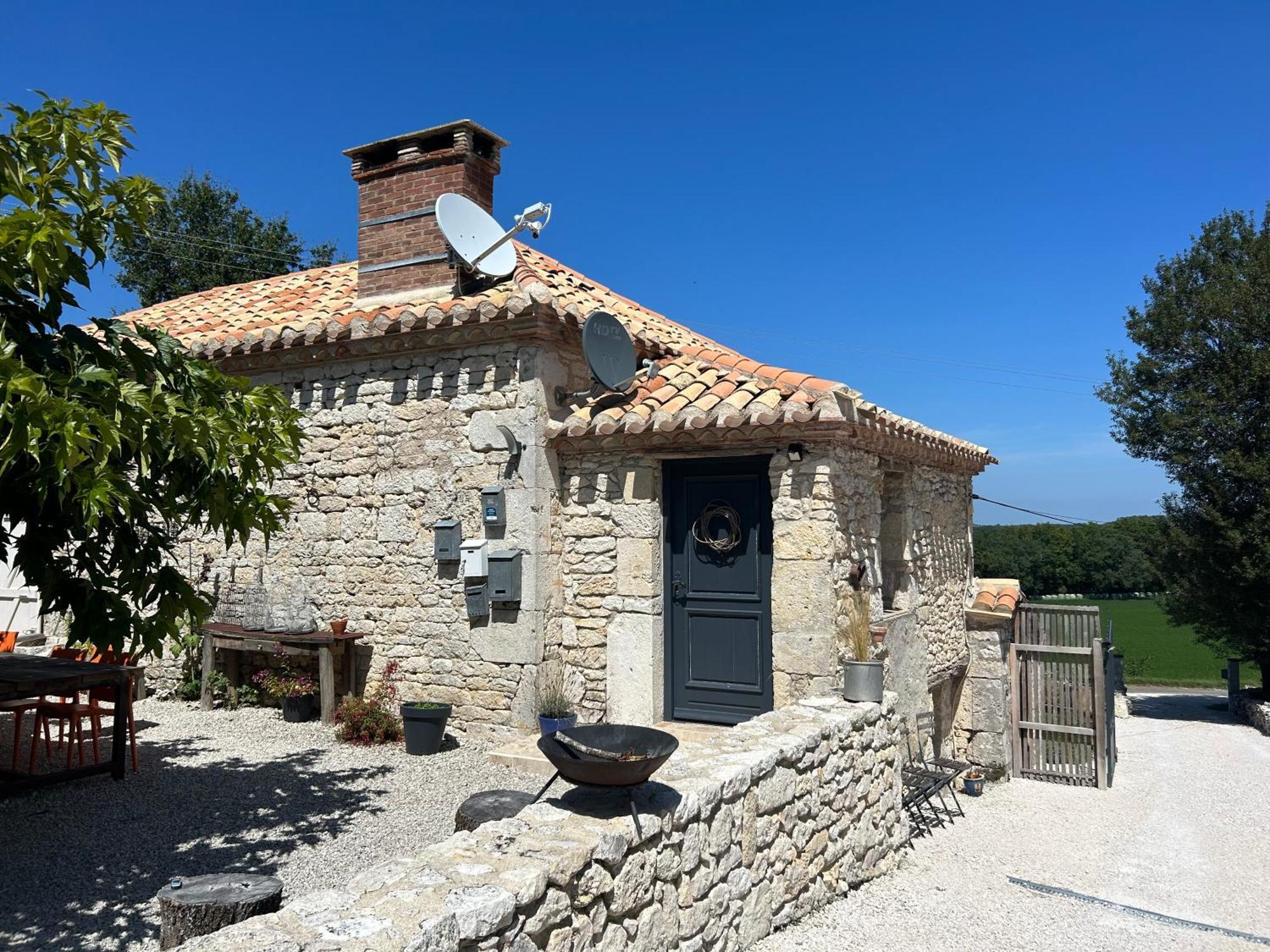 Les Fontanelles Du Quercy Blanc Βίλα Montcuq Εξωτερικό φωτογραφία
